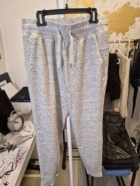 Lululemon gray texture joggers size 8